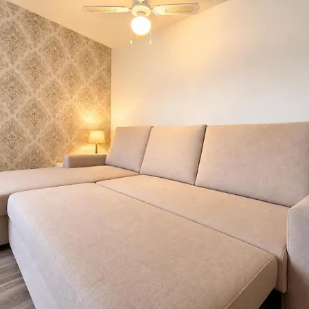 Center • Collection By Perpetual Relax Braga