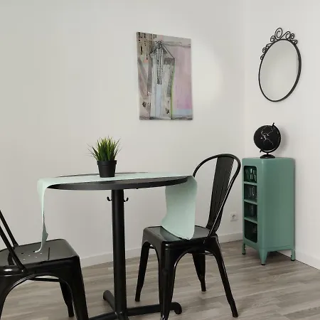 Center • Collection By Perpetual Relax Braga