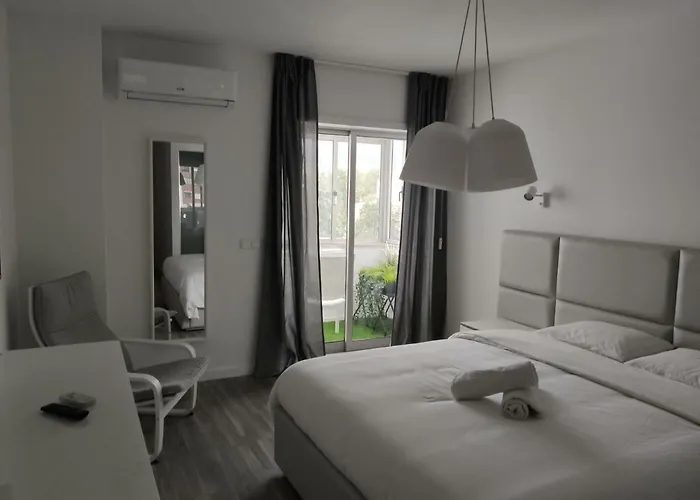 Center • Collection By Perpetual Relax * Μπράγκα