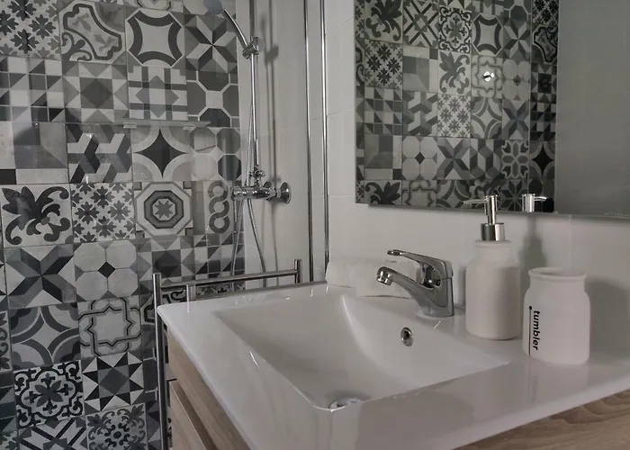 Center • Collection By Perpetual Relax * Braga