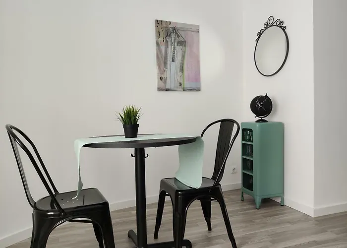 Center • Collection By Perpetual Relax Μπράγκα