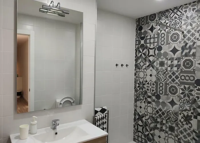 Center • Collection By Perpetual Relax Μπράγκα